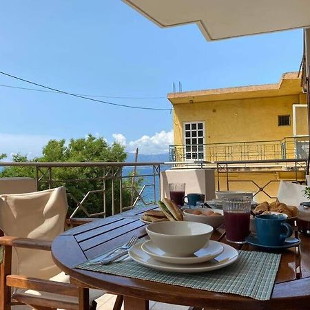 Helen'S House Apartment Paleros Екстериор снимка