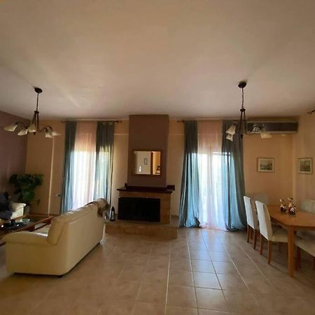 Helen'S House Apartment Paleros Екстериор снимка