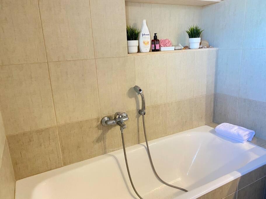 Helen'S House Apartment Paleros Екстериор снимка
