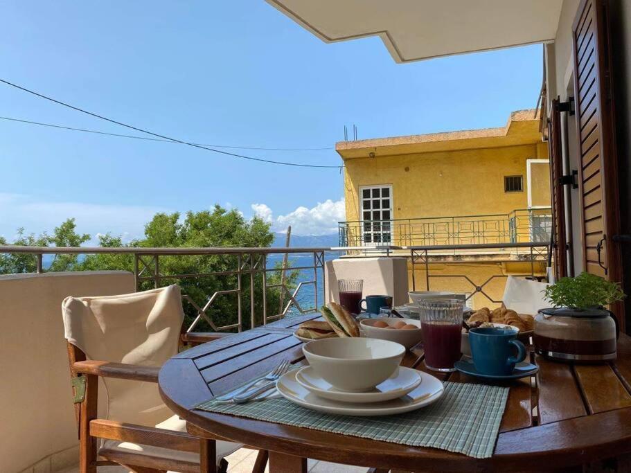 Helen'S House Apartment Paleros Екстериор снимка