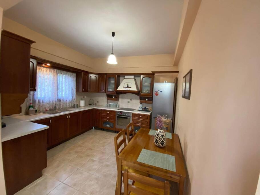 Helen'S House Apartment Paleros Екстериор снимка